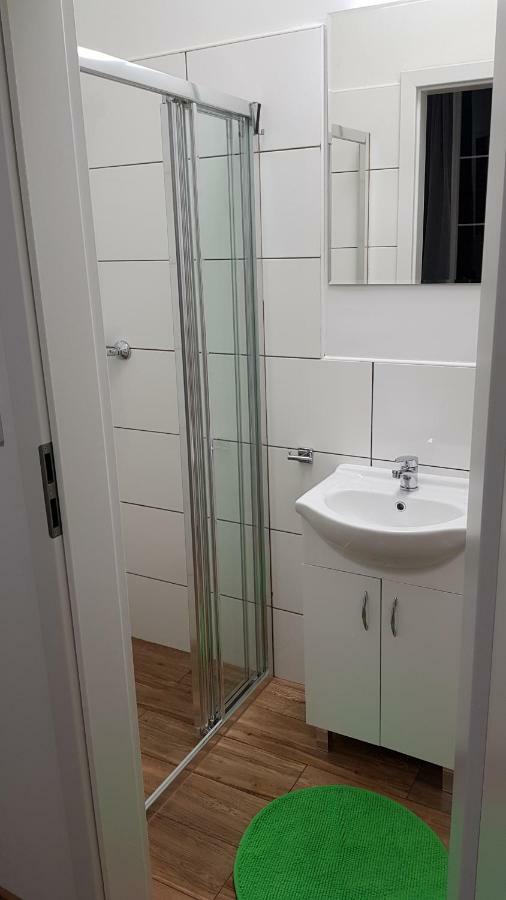 Apartament Nr 15 - 2 Pokoje Z Prywatnymi Lazienkami Centrum Poznań Exterior foto